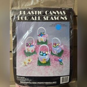 Plastic Canvas (4) Mini Easter Candy Holders Needle Crafts Kit NEW